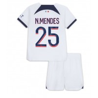 Paris Saint-Germain Nuno Mendes #25 Replika babykläder Bortaställ Barn 2023-24 Kortärmad (+ korta byxor)